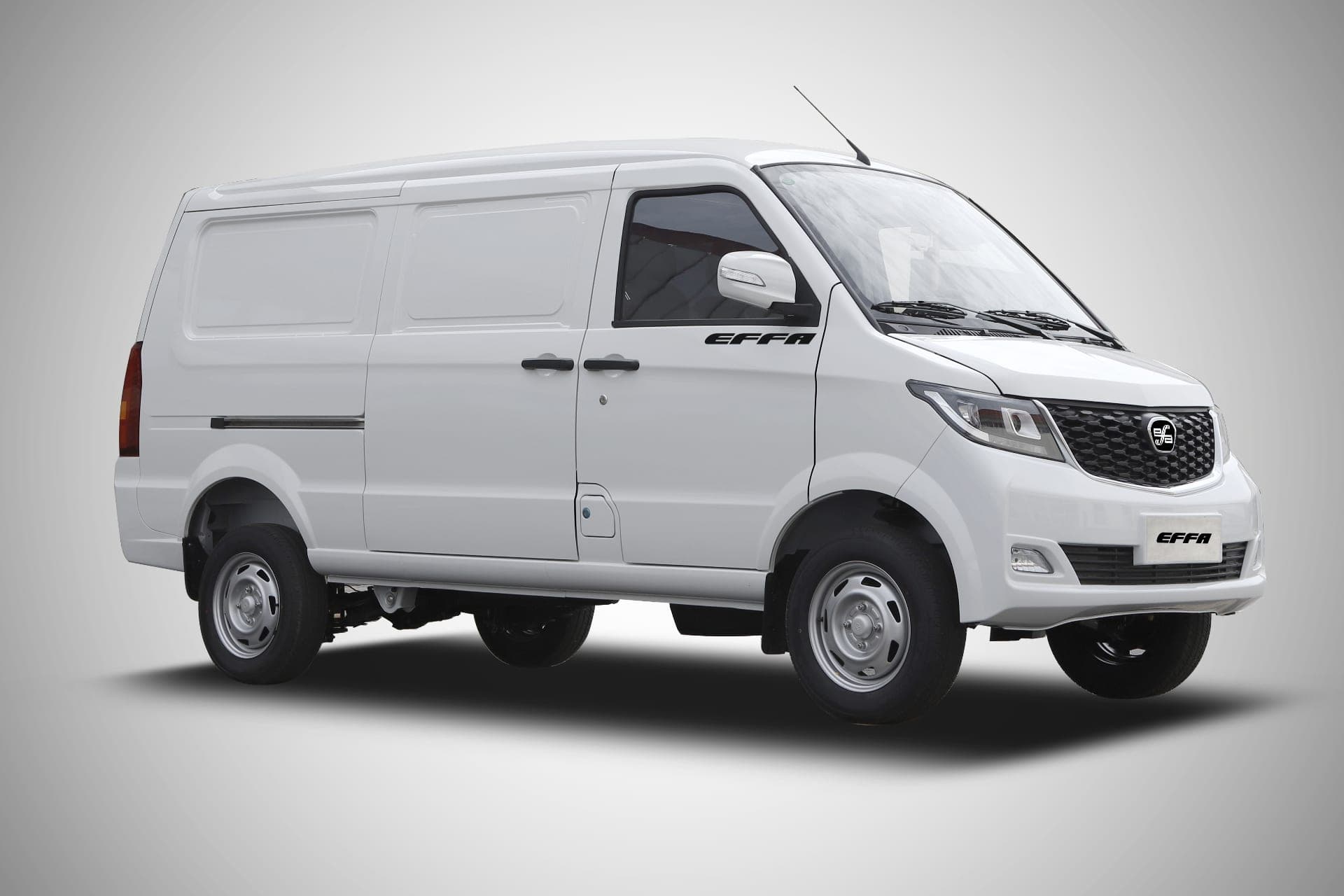 EFFA V25 branca, furgão urbano de carga fechada